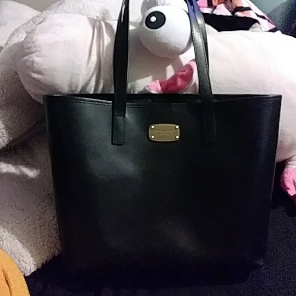 MK PURSE LIKE NEW